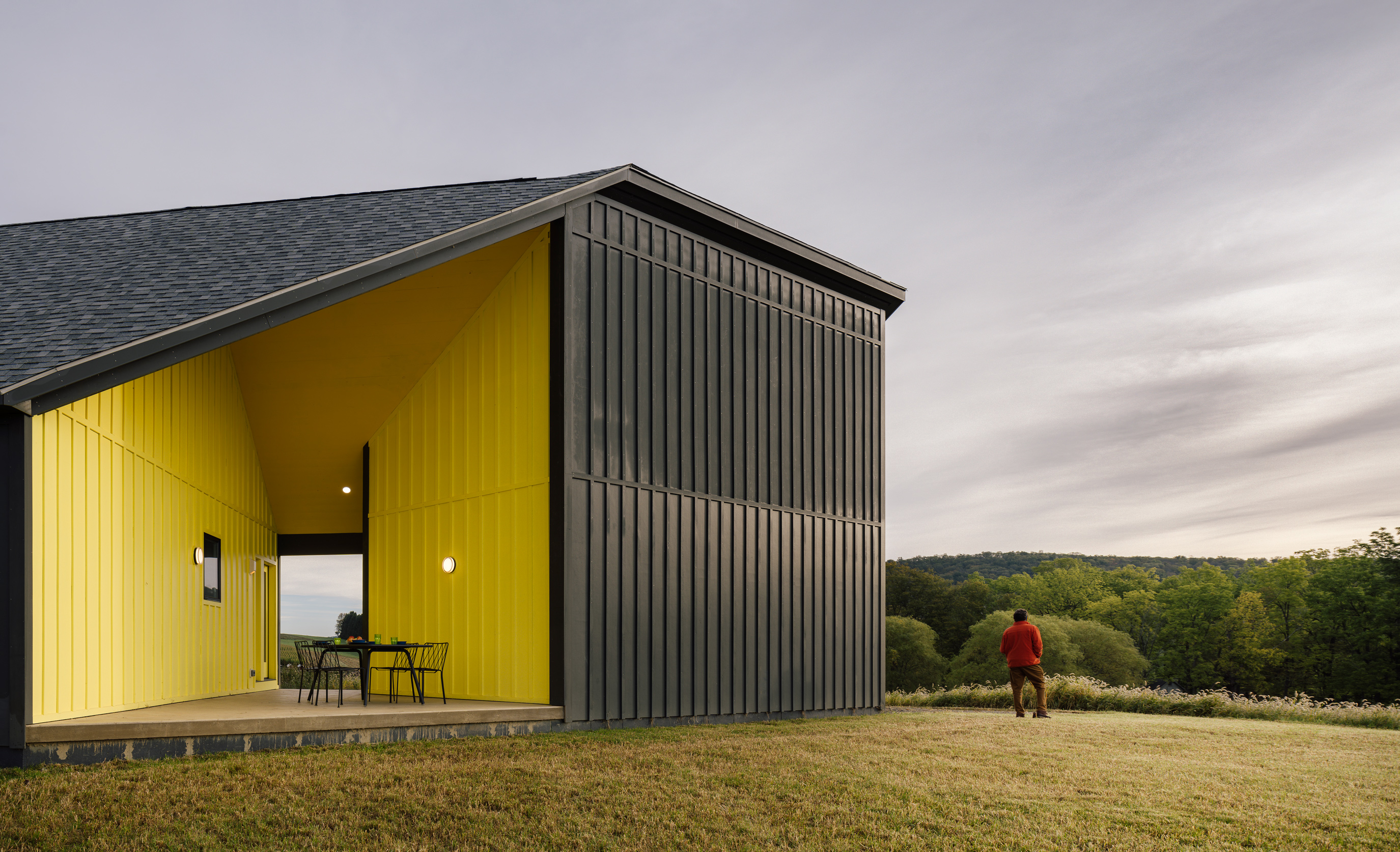 Granja Oblonga en Mill Brook Valley-0