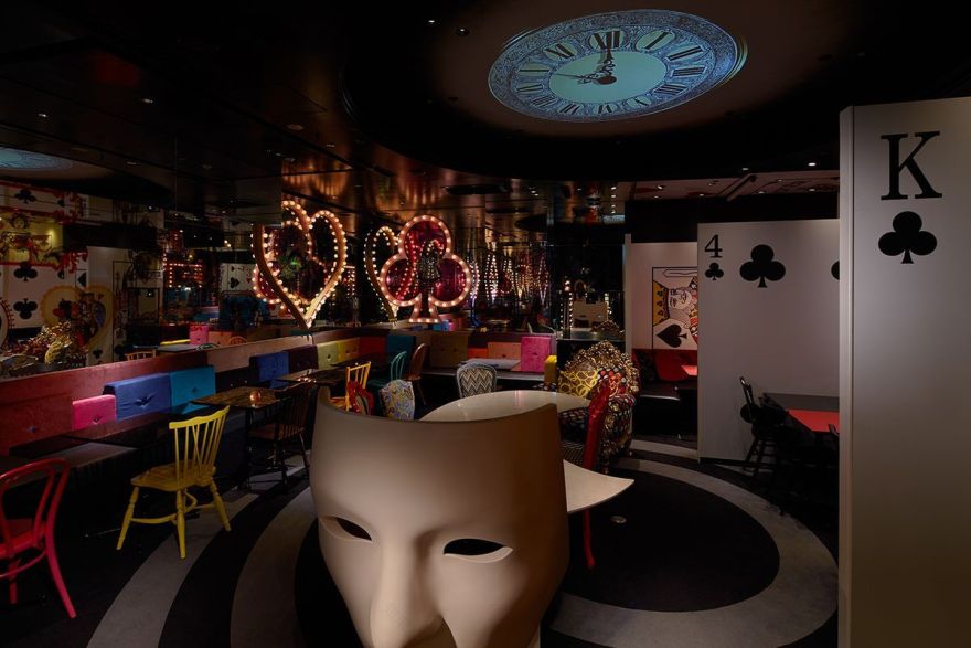 Тематические рестораны Алиса в стране чудес - 40 фото интерьеров-43