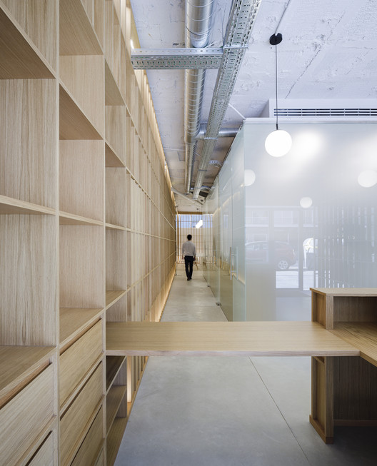 自然光与功能优化的牙科诊所设计-20