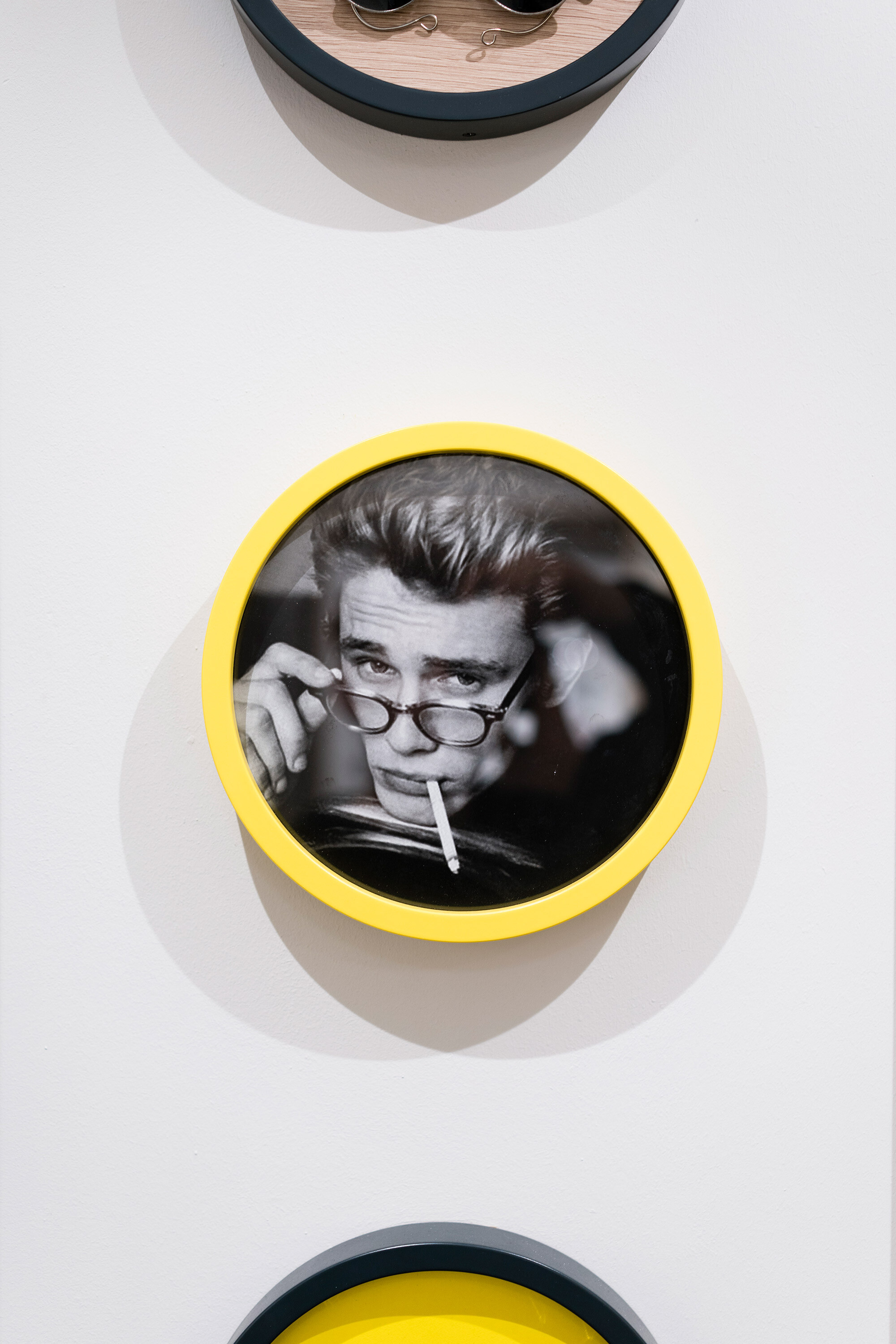 温馨现代的眼镜店设计-14