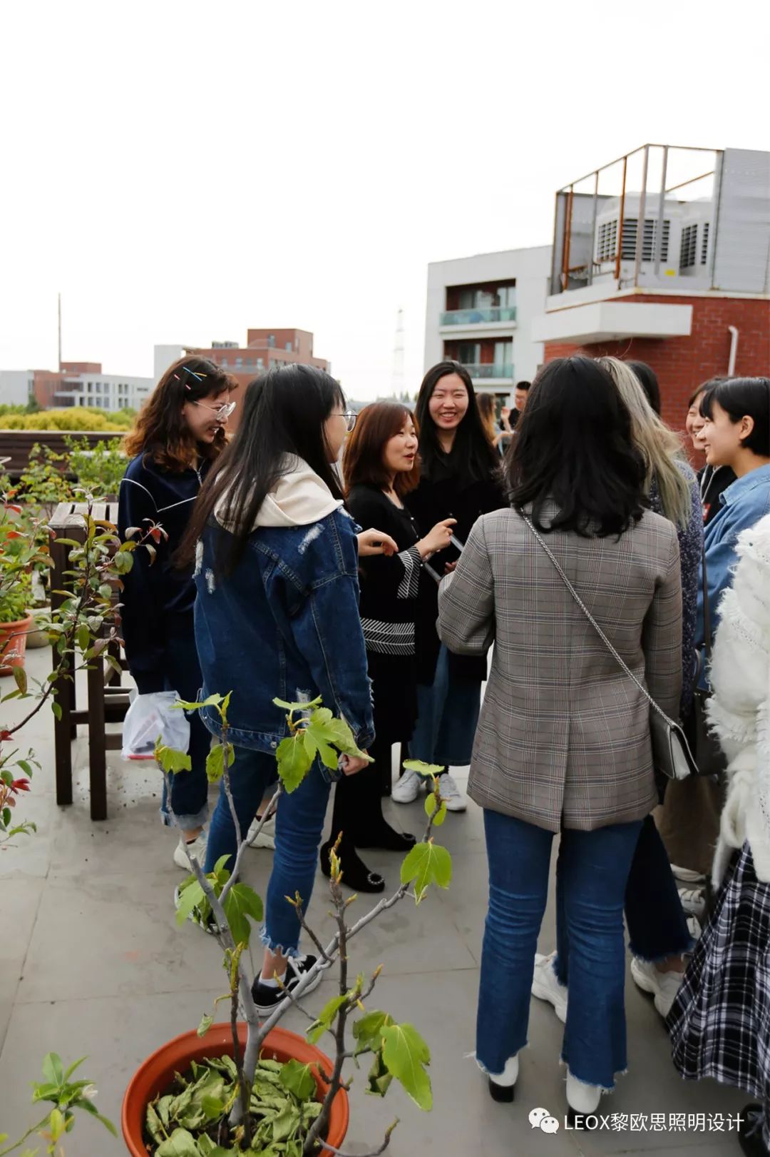 东华大学师生探访黎欧思设计公司，体验照明设计魅力-18