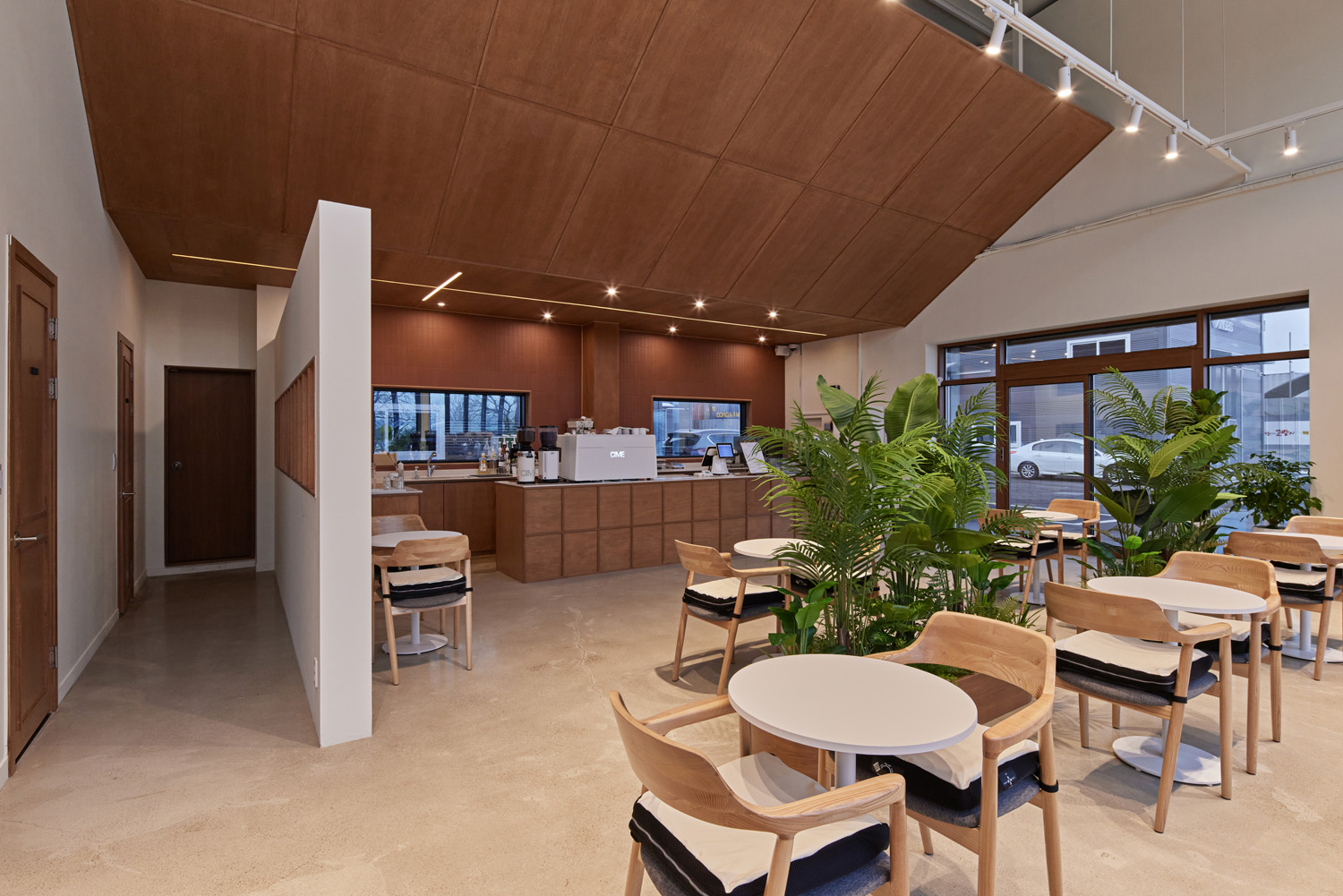 白色与木质，打造极简 40 平米公寓-3