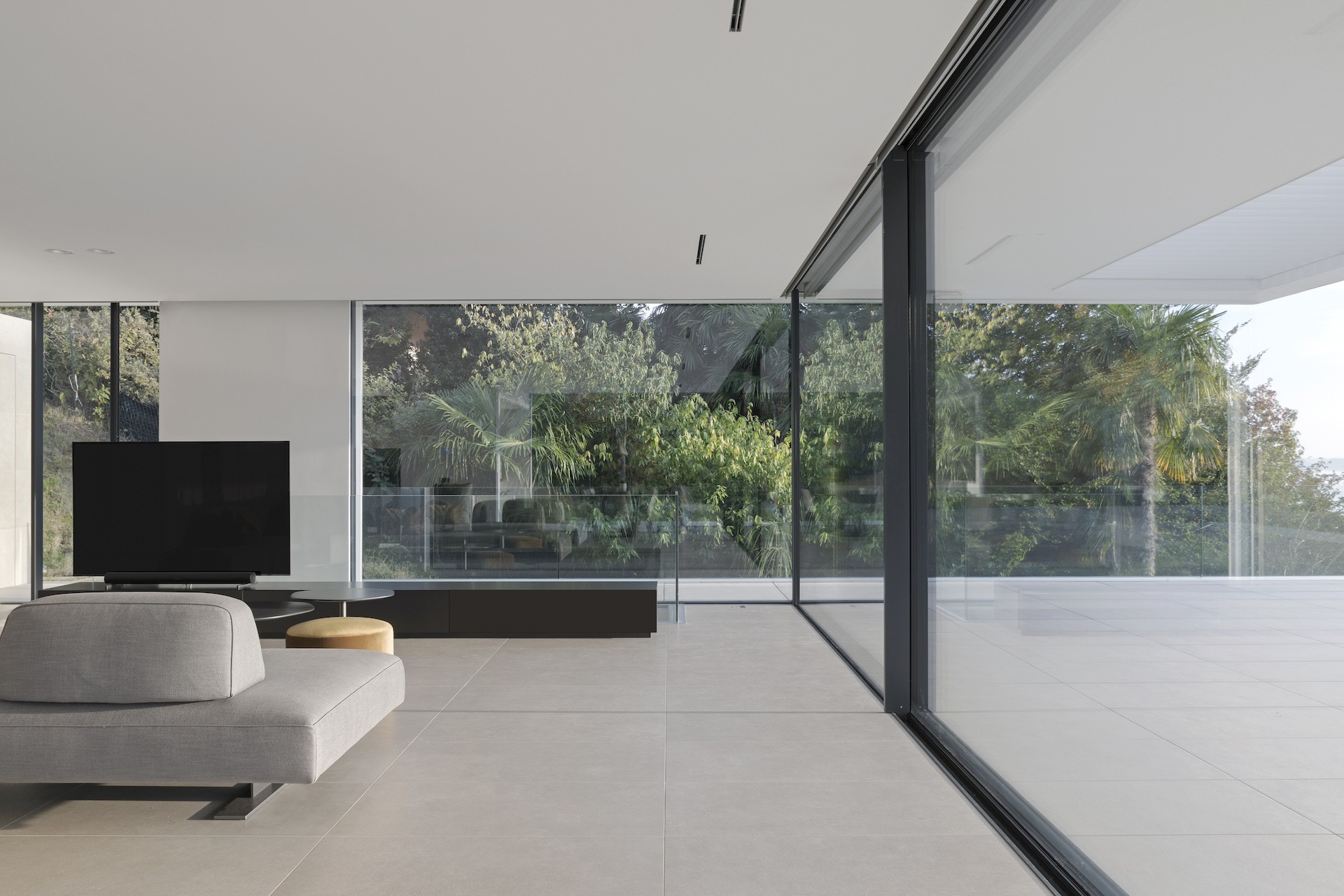 现代简约山坡别墅-25