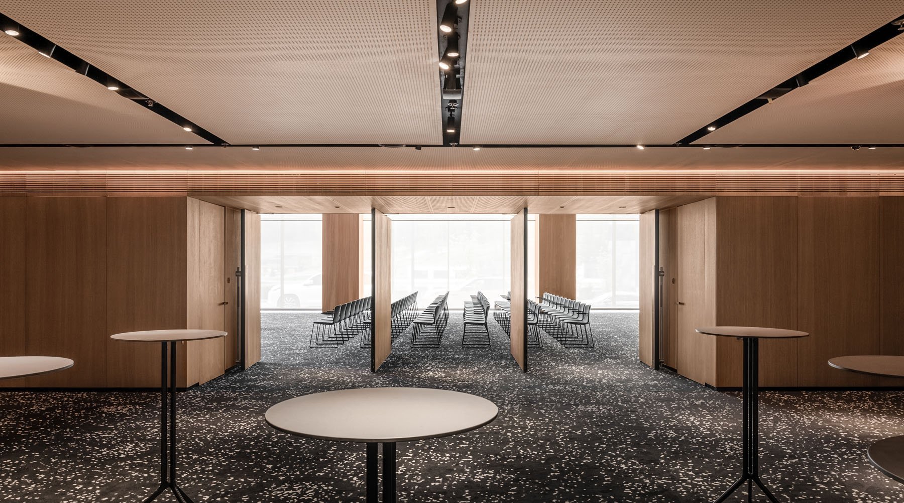 GRAND EMILY HOTEL/ Конференц Зал — YOD Group-5