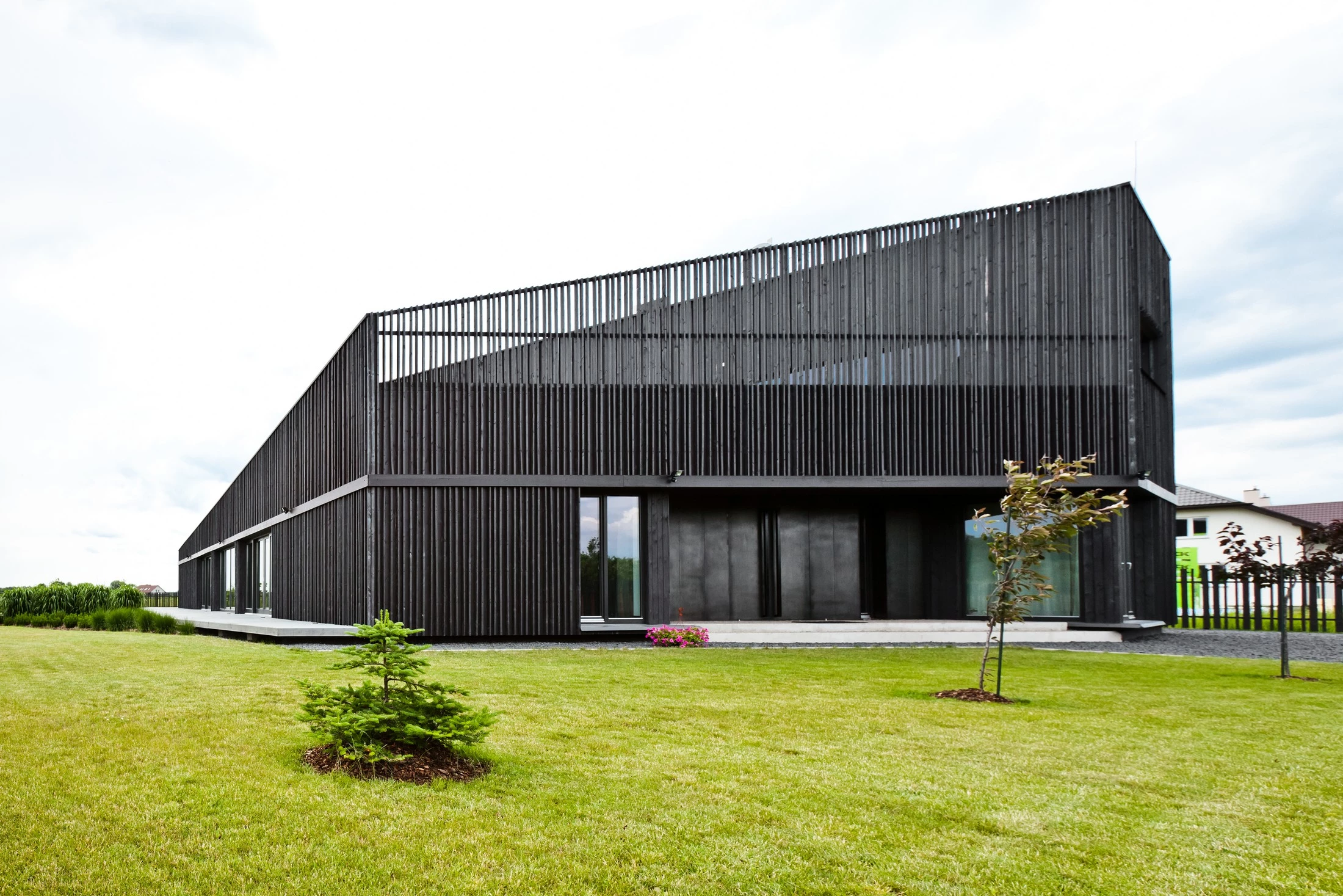 私人住宅中的日式庭园空间-12