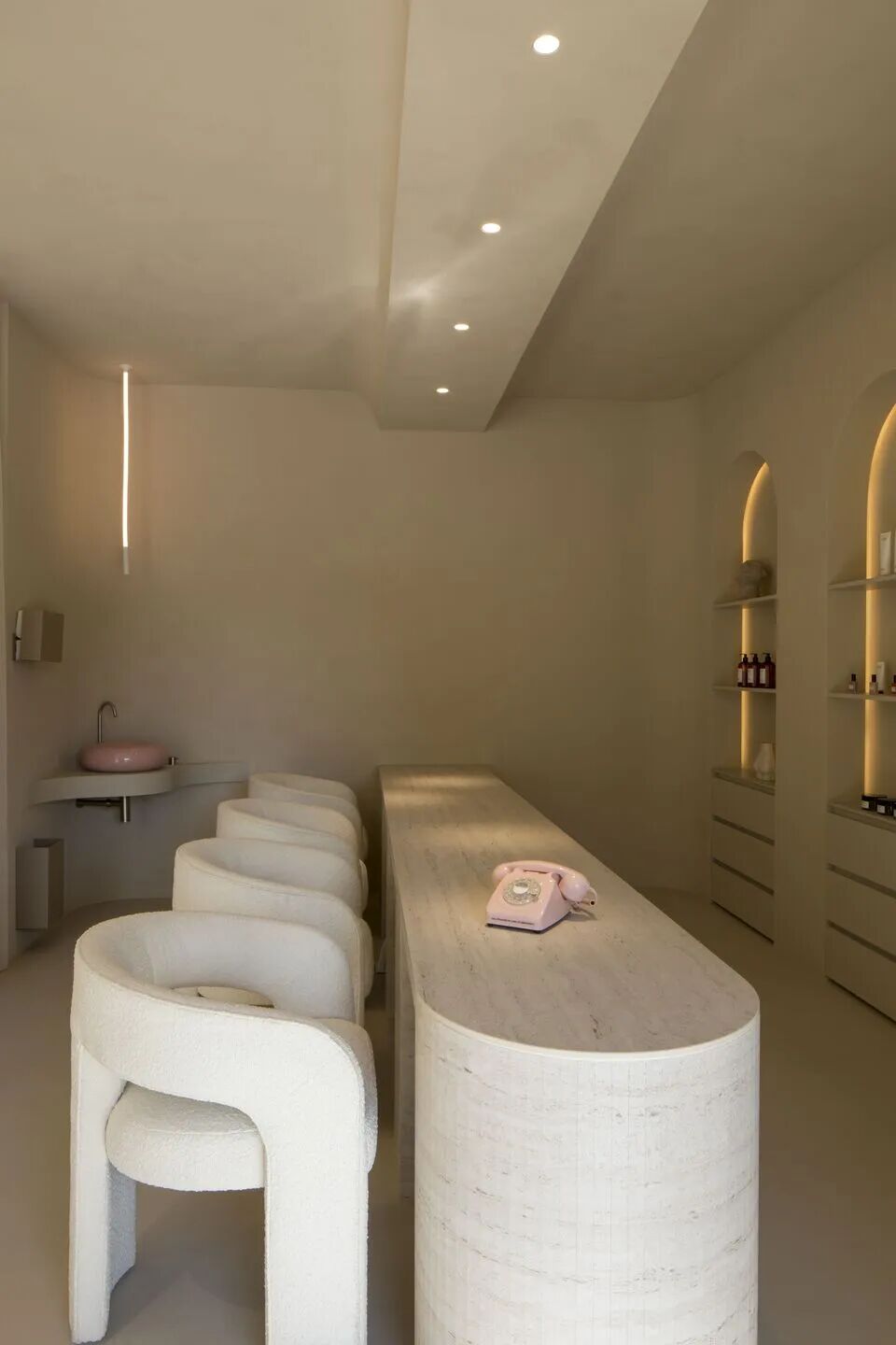 Peaches，奥地利维也纳/粉调雕塑空间的叙事诗-7