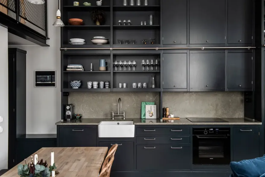 瑞典工业风 loft 设计,现代黑色厨房成亮点-5