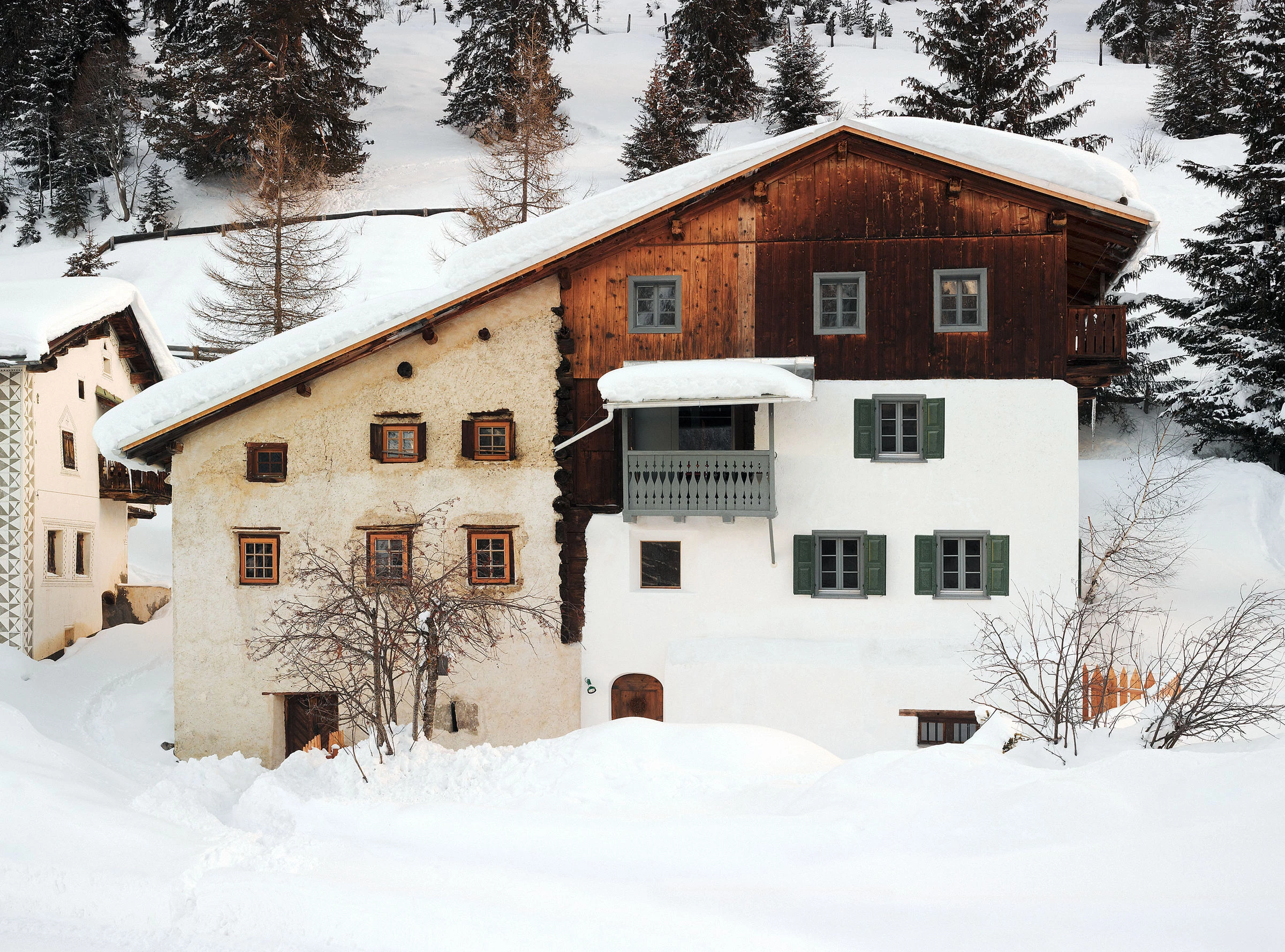 瑞士 Stuls 古老住宅的翻新设计-11