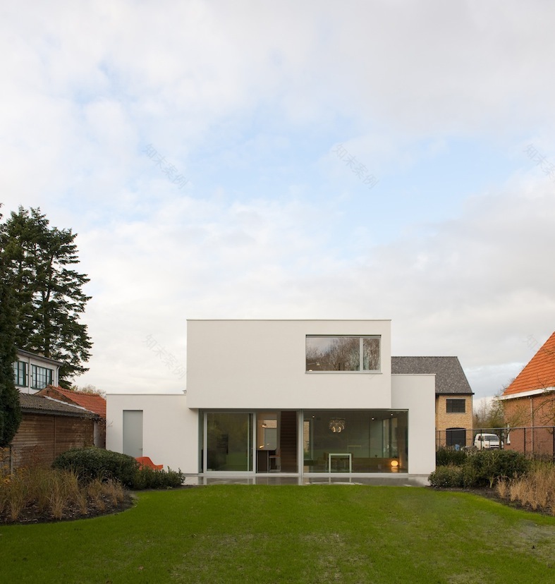 House DJ | 自然光下的家庭住宅室内设计-32