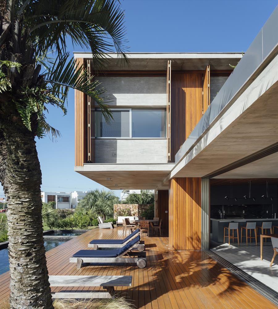 巴西 Pelotas 现代住宅 | 混凝土、木头和玻璃的完美融合-9