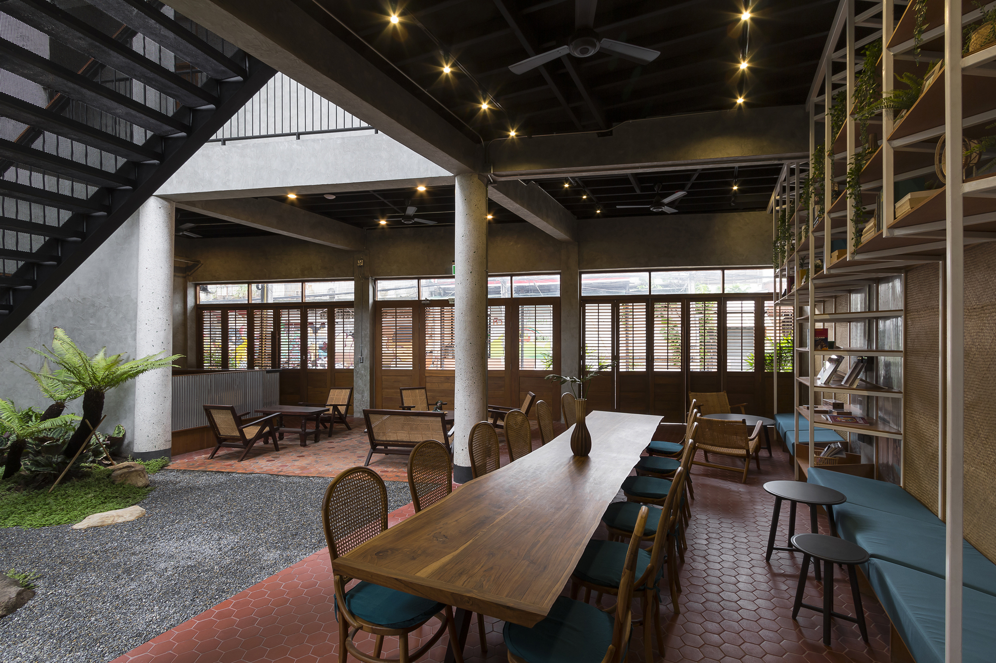 Hidden Garden Hostel / Full Scale Studio-17