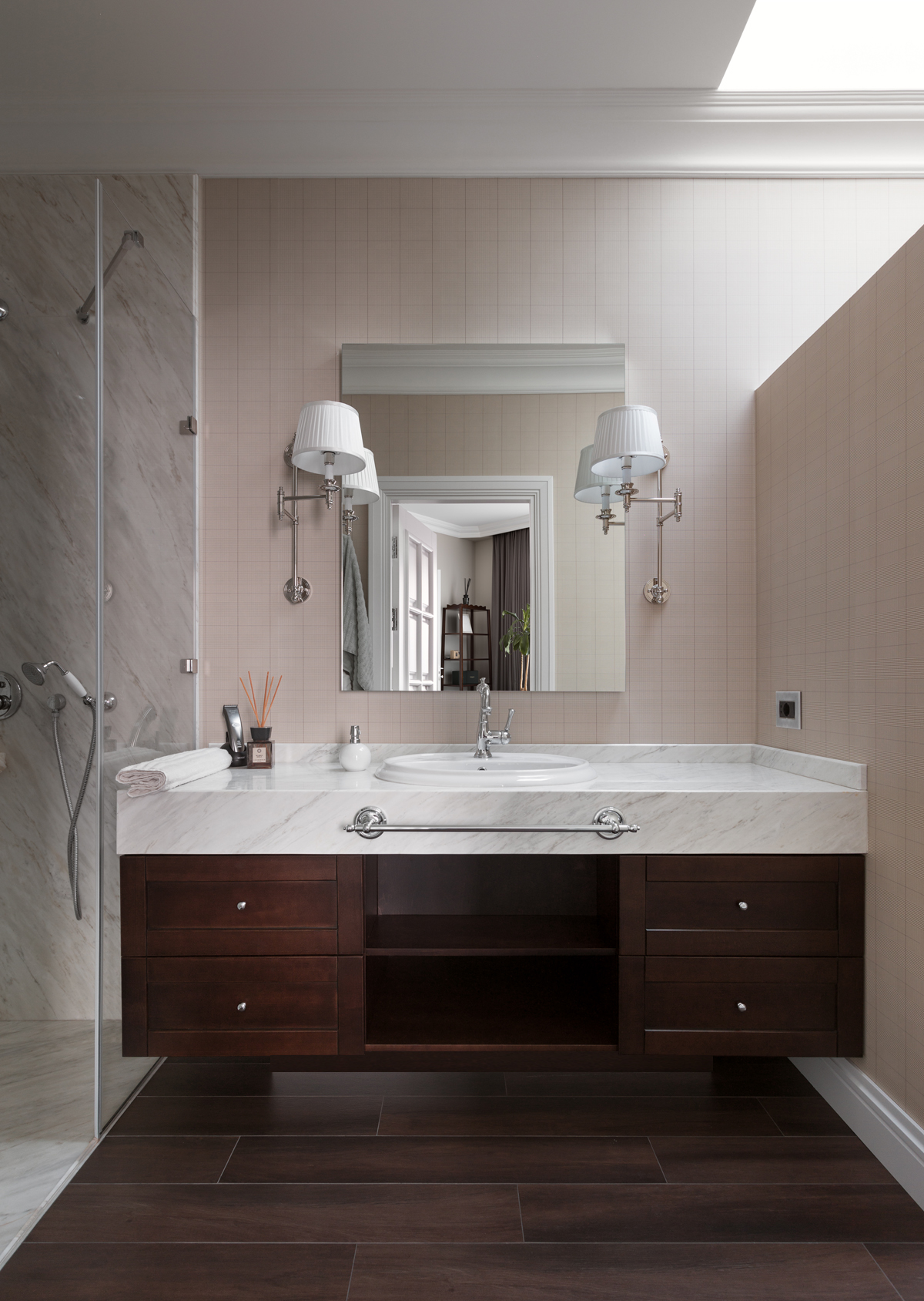 乌克兰河畔优雅经典公寓设计-20