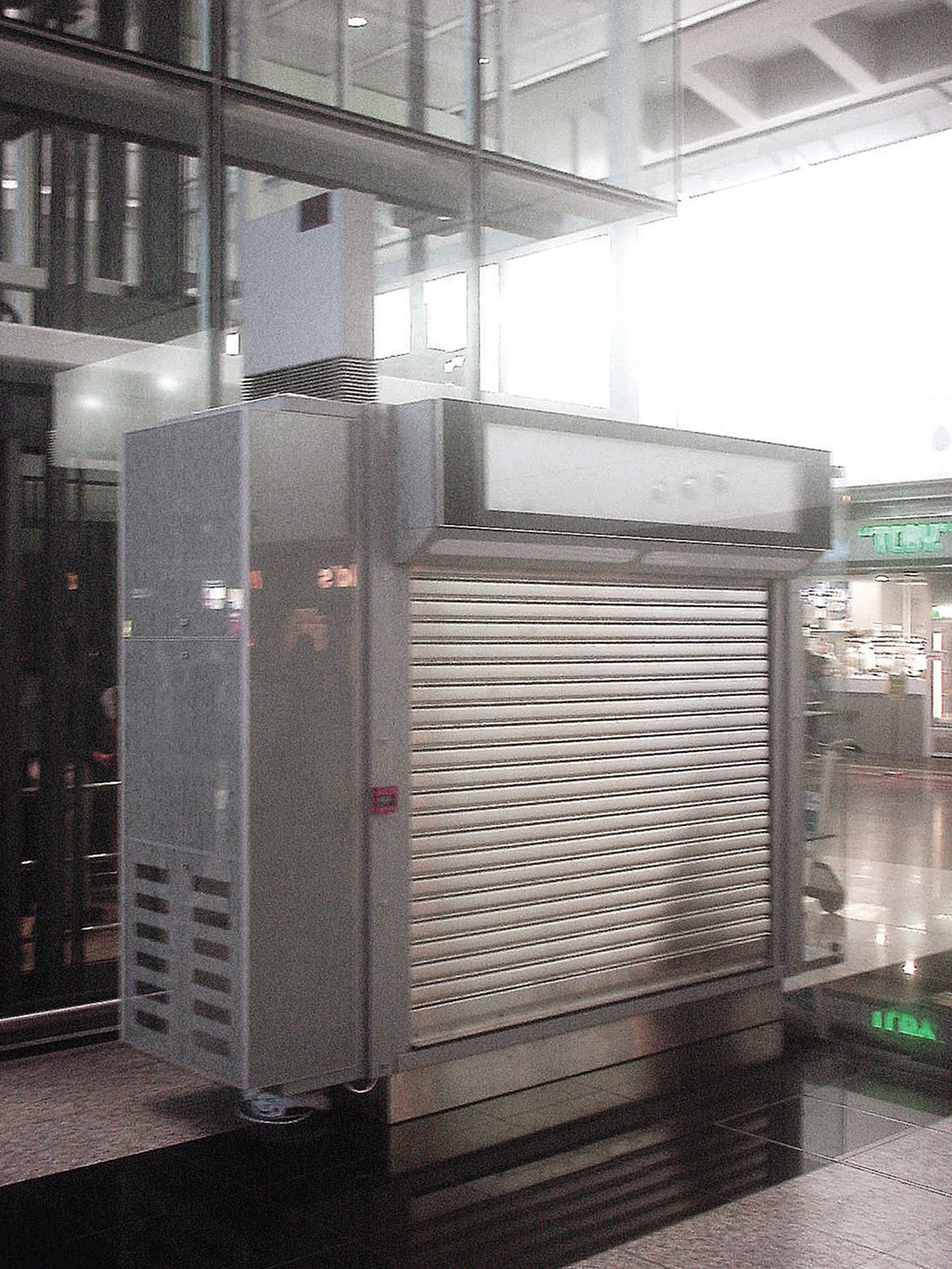 PORTABLE KIOSK FOR HK AIRPORT Design Systems-0