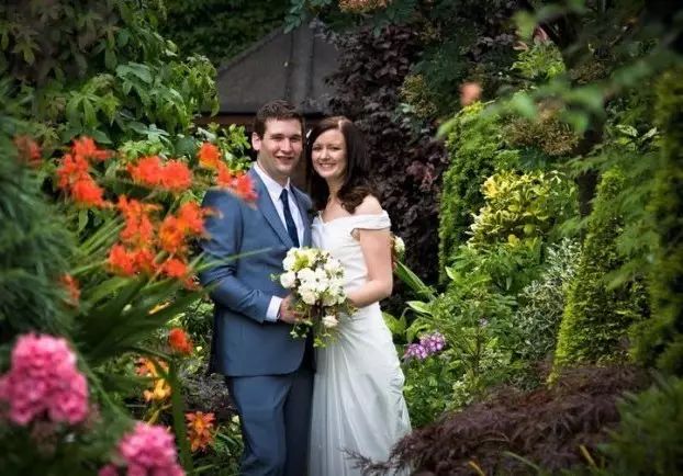 7旬夫妻用24年建绝美花园 全球花友慕名来“探花”-50