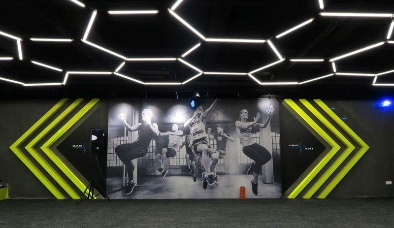 明星健身·汽车工业风奢华健身会所-7