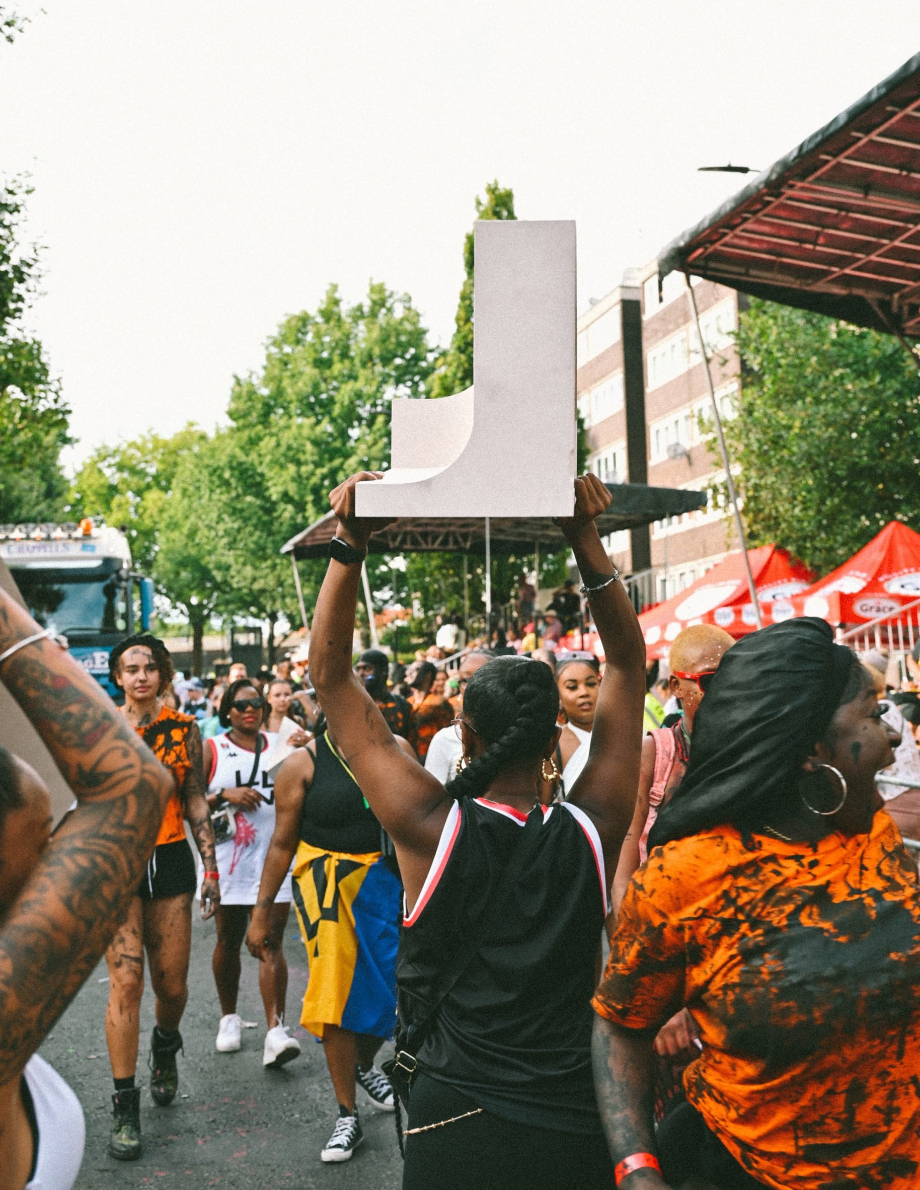 Notting Hill Carnival 2022 | Sumayya Vally 打造碎片化非洲-- 加勒比风格临时建筑-16