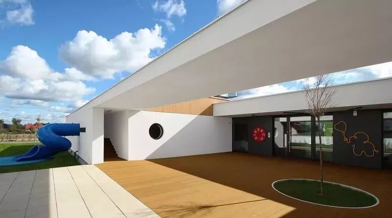 建筑 | 酷！幼儿园H形布局，设计两个庭院-24