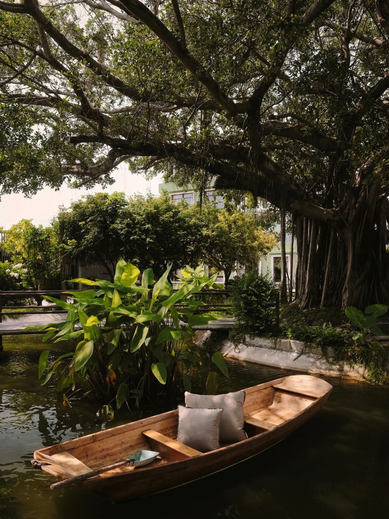 设计师傅厚民自宅 · 香港新界的乡野度假屋丨中国香港丨André Fu Studio-16