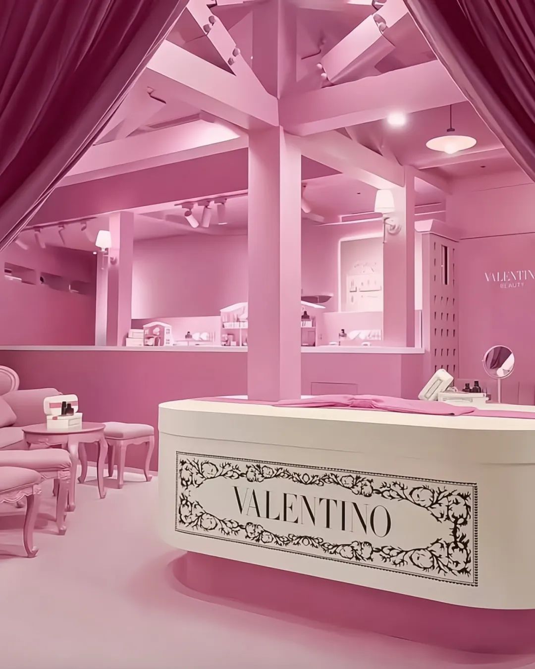 VALENTINO Beauty上海新店「粉丝绒奇想屋」丨中国上海-7