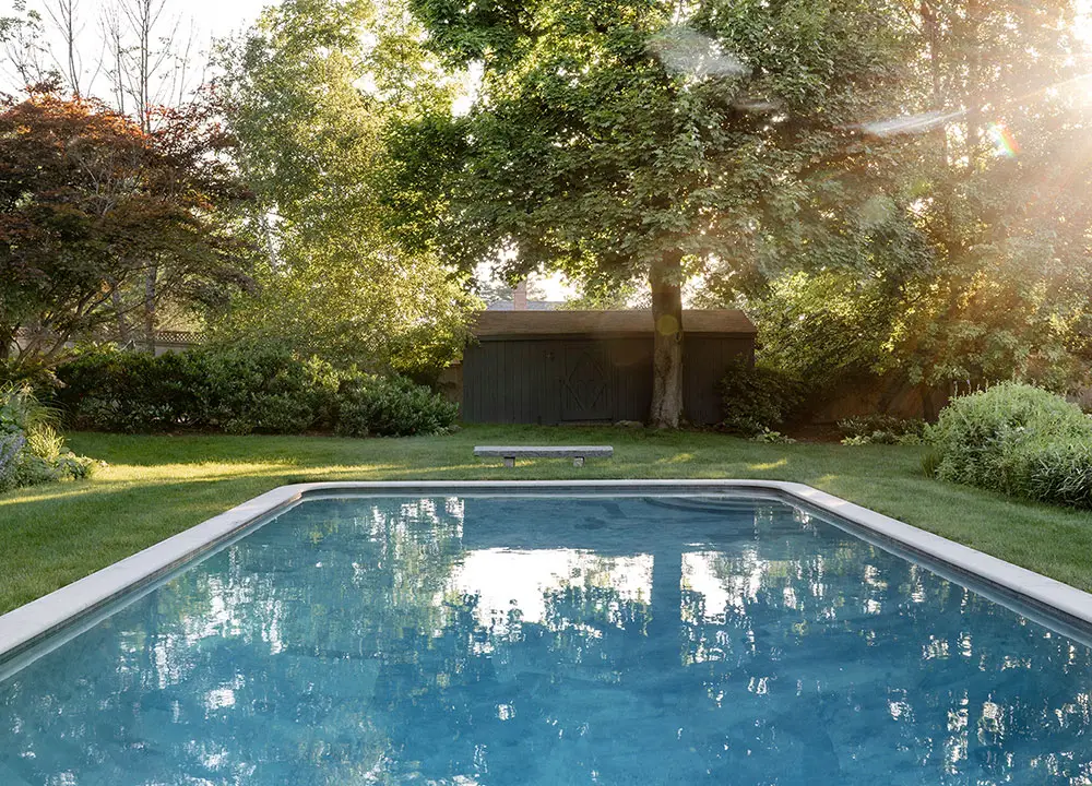 明亮与黑暗的碰撞 | Connecticut 北美风格住宅设计-25