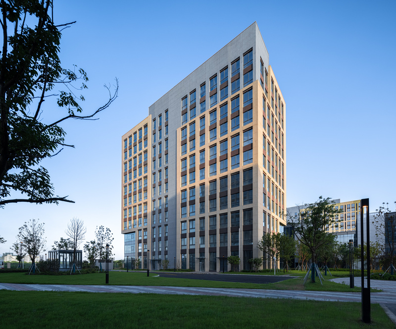 产业社区破局之路 · 智慧化,多元化,形象引领丨中国丨三益-97