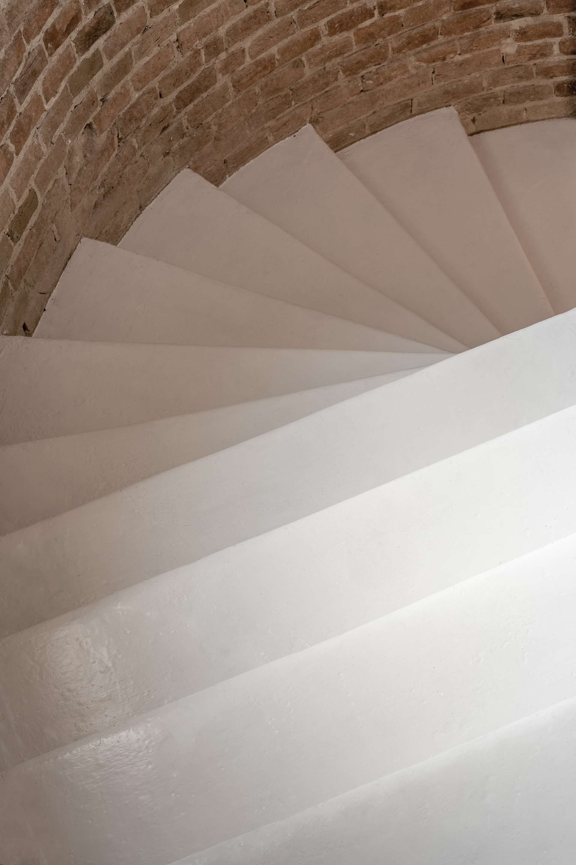 酷舒商店（假设COOSH音译为酷舒，若COOSH有特定含义需结合具体背景确定更准确译法） 丨乌克兰捷尔诺波尔丨Sofiia Hupalovska-46