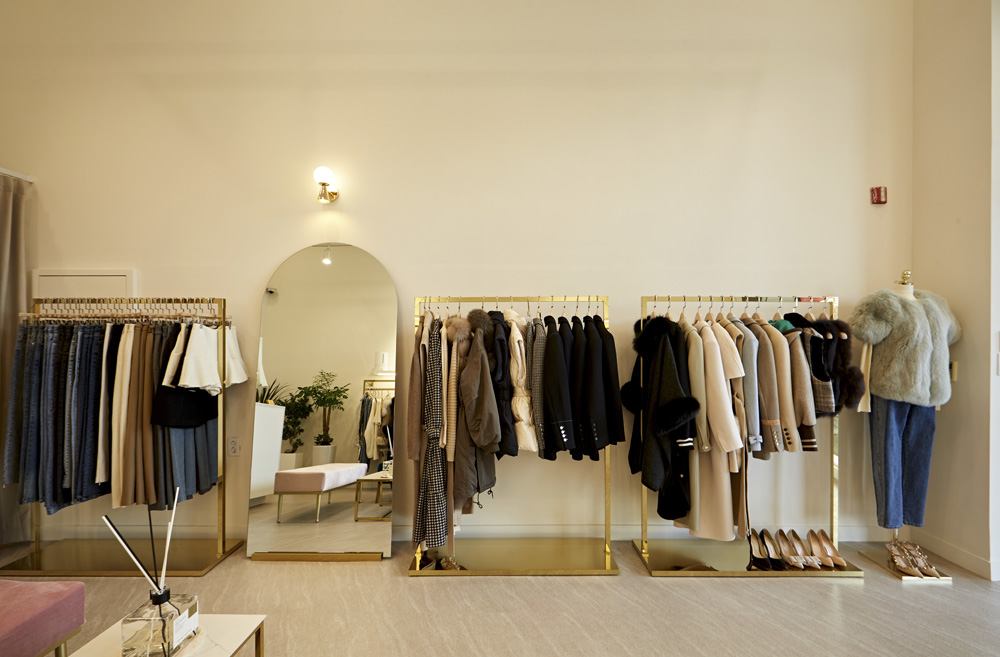 11 坪时尚服饰店 | 现代简约风的空间艺术-11