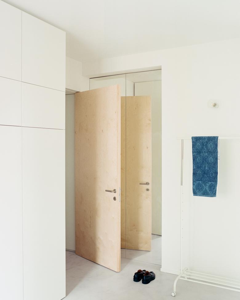 米兰小型公寓的家庭办公室丨意大利米兰丨SET Architects-14