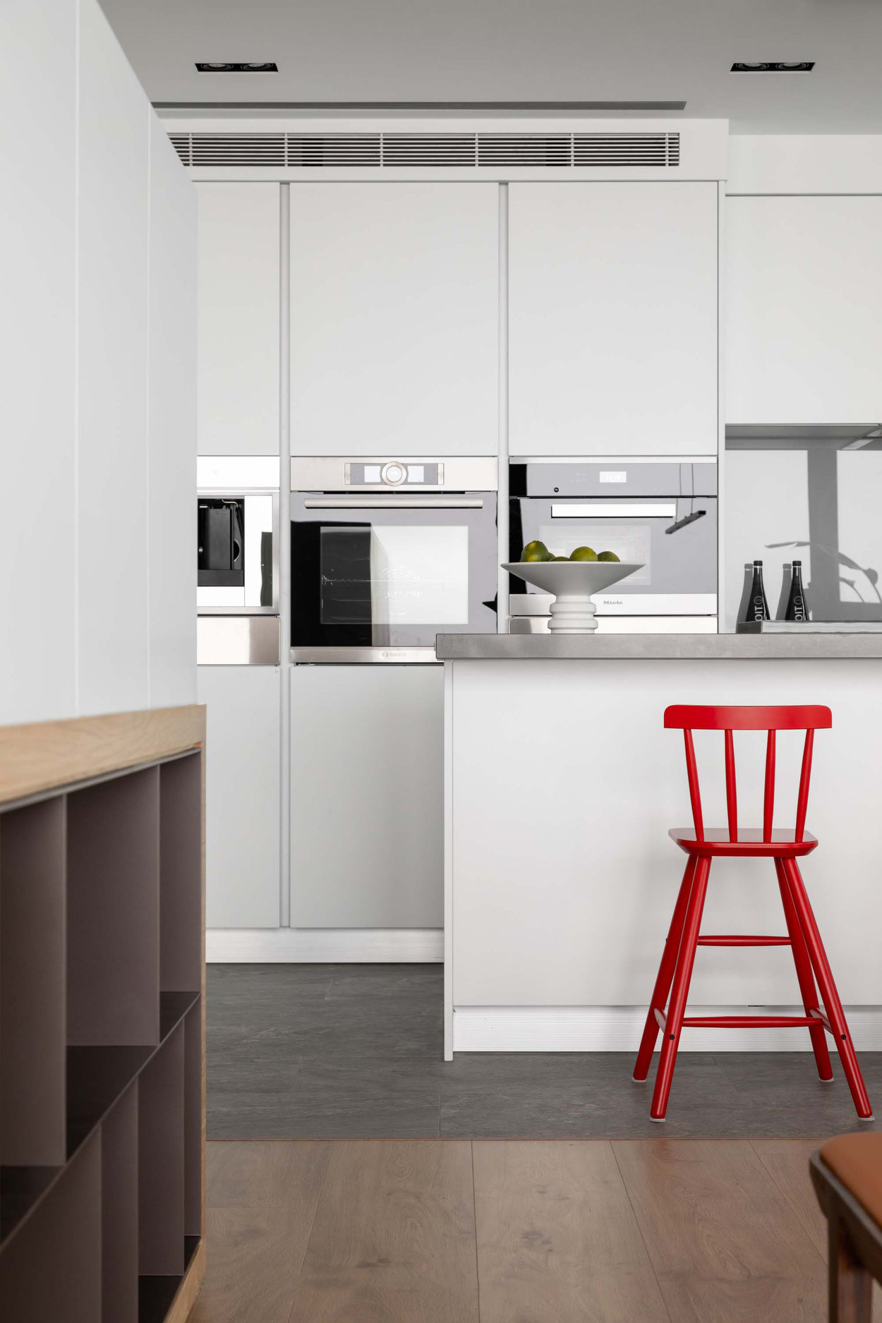 透·影空间设计 | 自然采光打造自由穿梭的白韵之境-15