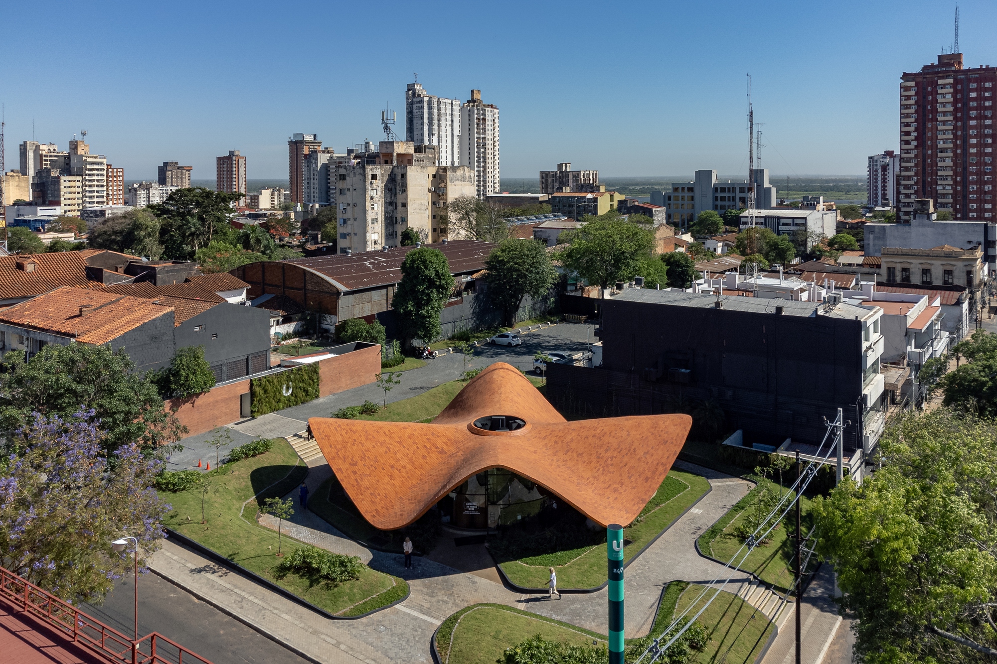 阿米巴分公司（注：Ameba常见指阿米巴，Branch有分公司、分支机构之意，结合常见语境如此翻译） 丨巴拉圭丨BAUEN-31