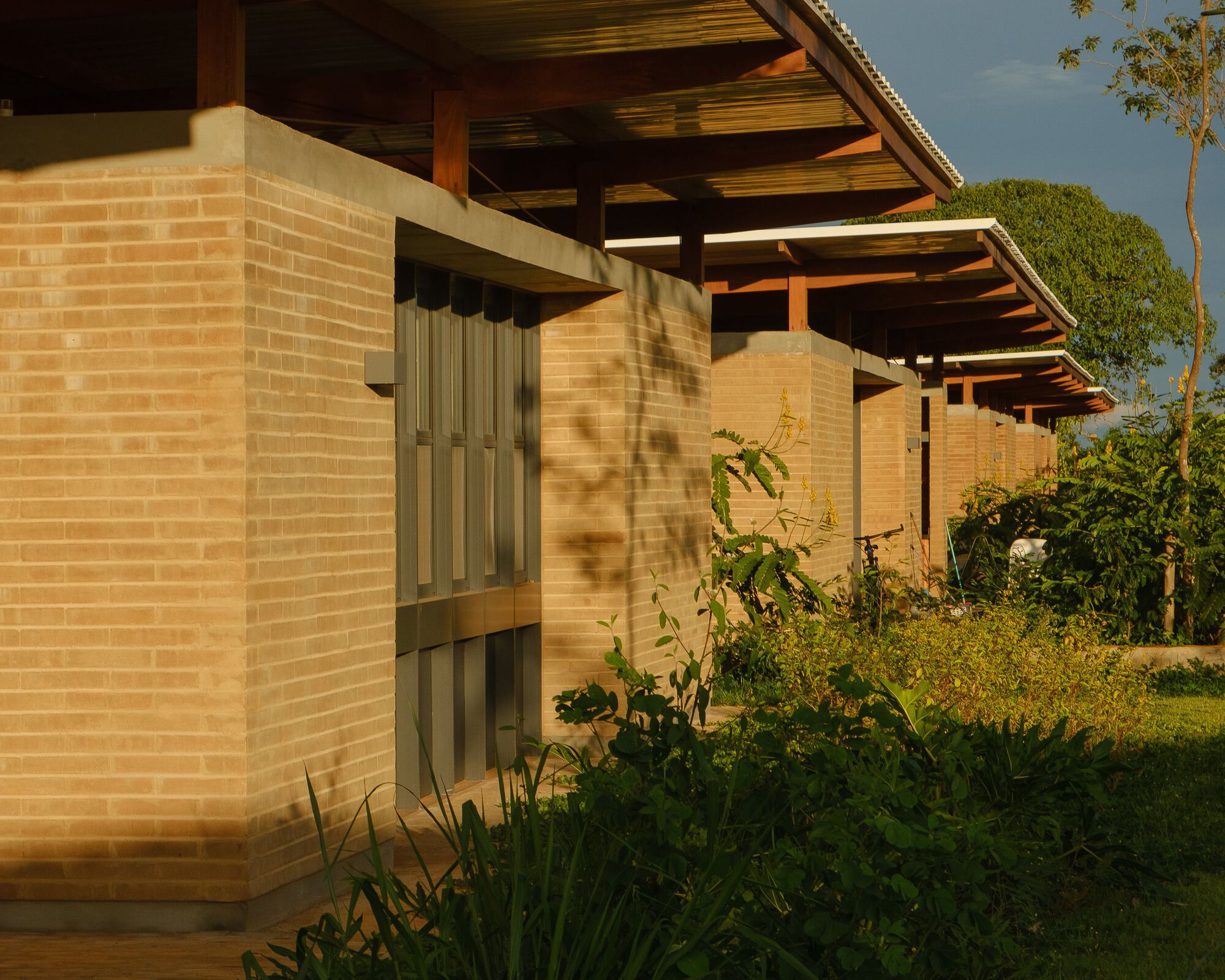 Fazenda Canuanã School Staff Village / Rosenbaum + Terra e Tuma Arquitetos Associados-22