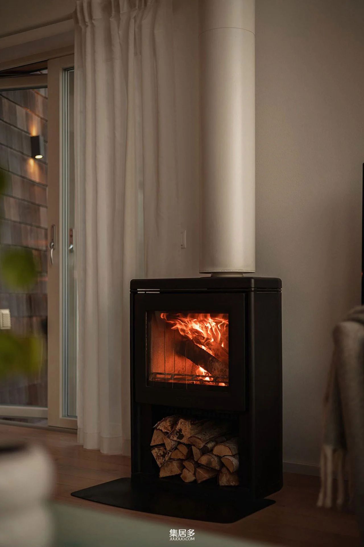 瑞典现代山地别墅-10