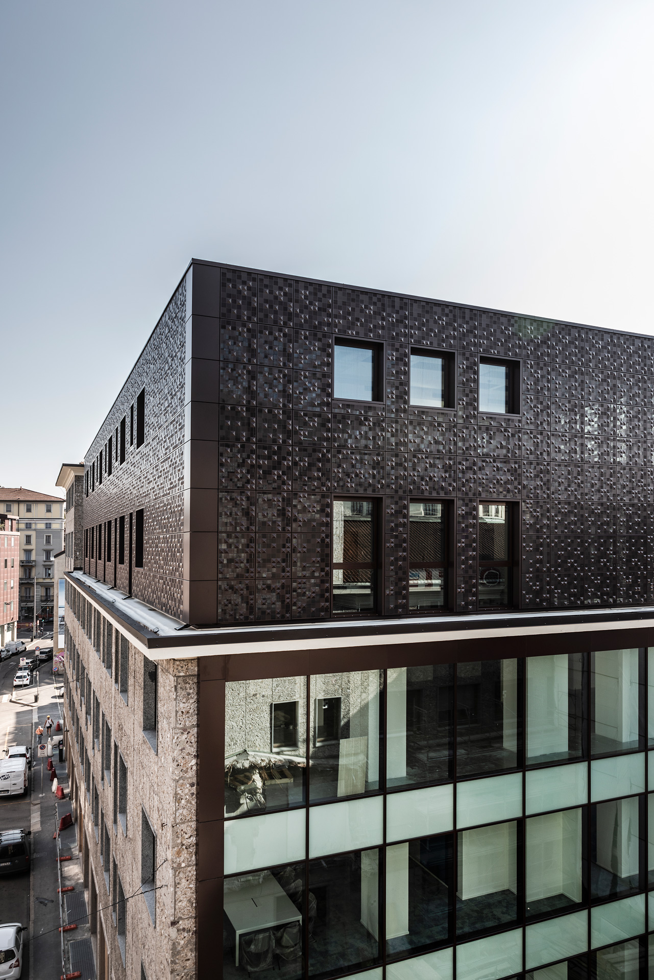 米兰“玻璃建筑”重现历史对话，公园景观与城市空间完美融合-19