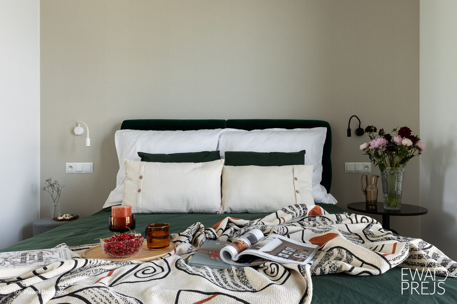 Interior in Mikołów - raw minimalism vs warm coziness-35