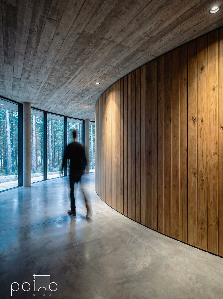 柔和粗野主义与中世纪现代风格丨Patina Studio-3