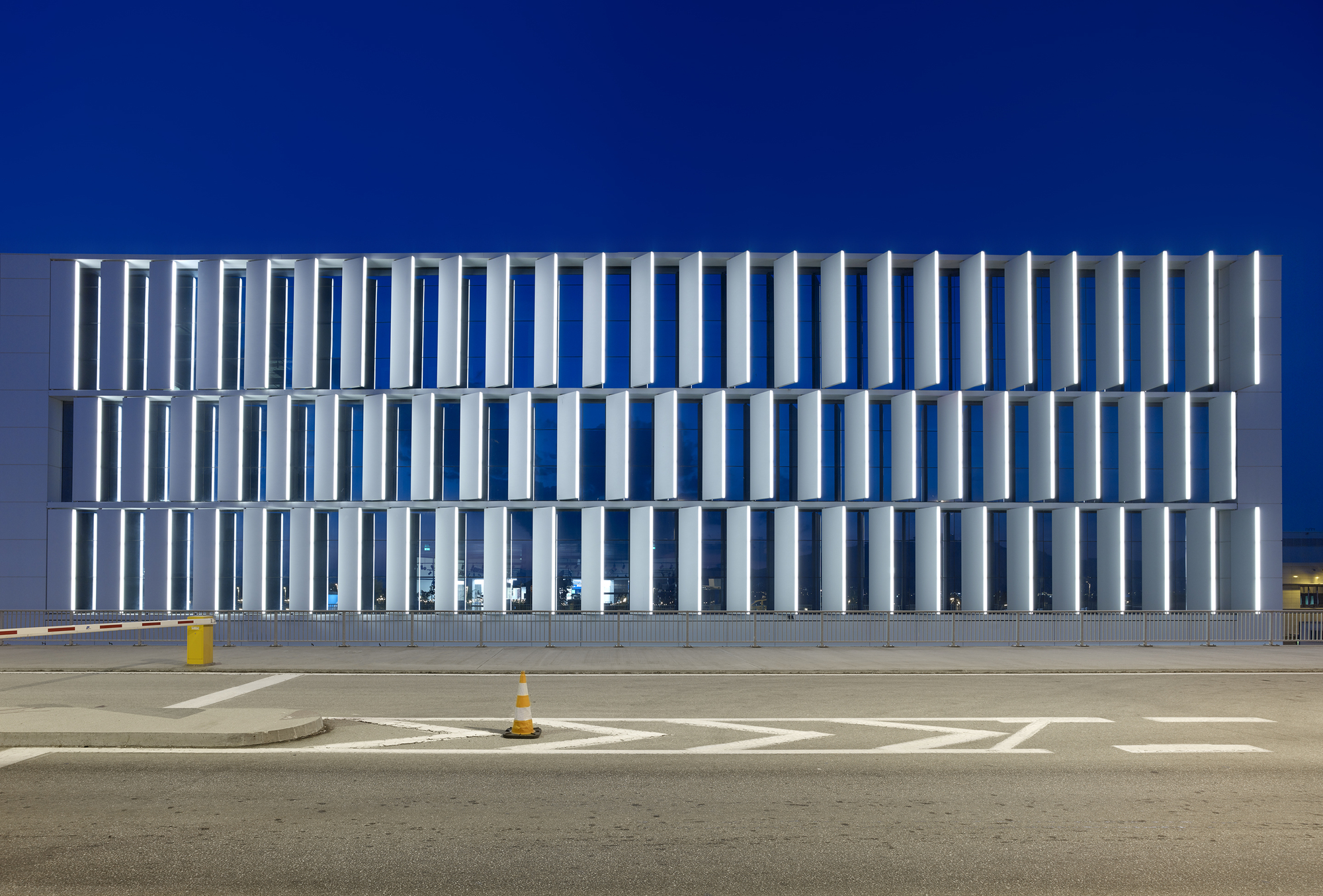South Wing Expansion - Athens International Airport / Alexandros N. Tombazis and Associates | AVW Architecture-35