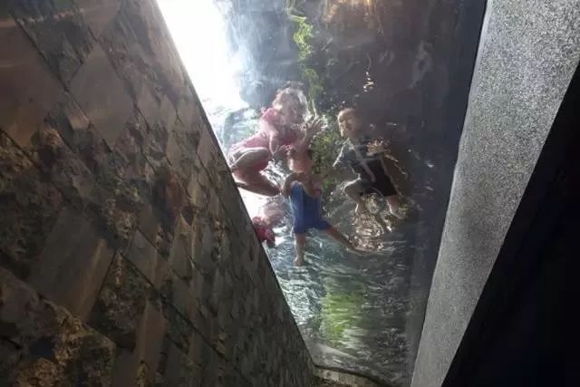 为了孩子,他们专门在城市上方建了一所会呼吸的房子!-55