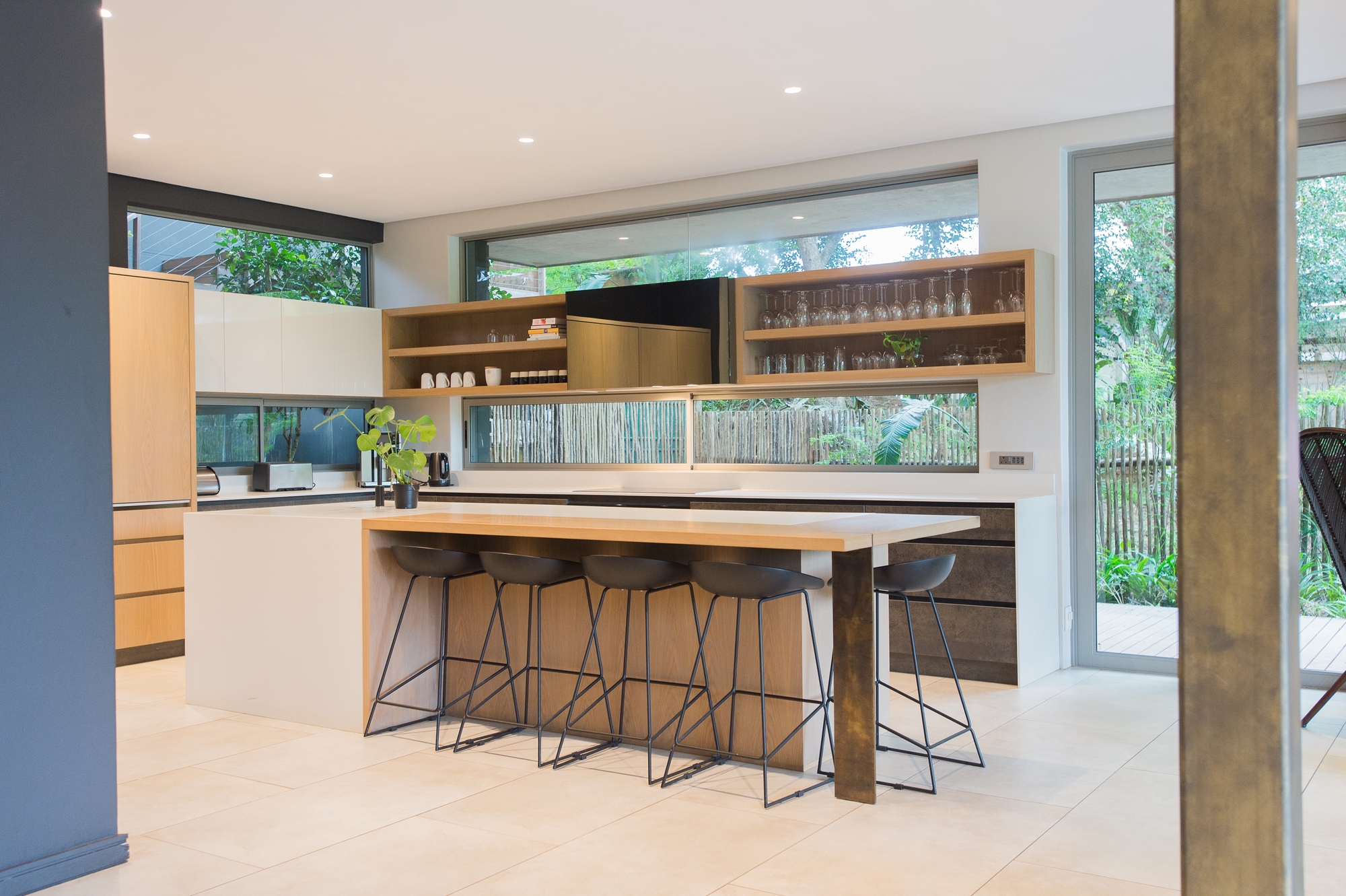 森林中的 Metropole Architects 别墅 | 室内外一体，与自然共生-3