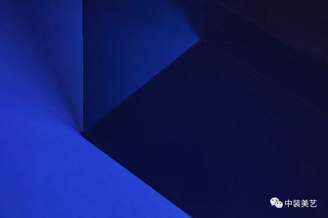 Color /跟着大师学软装-哥本哈根 灯光雕塑TABLEAU花店-77