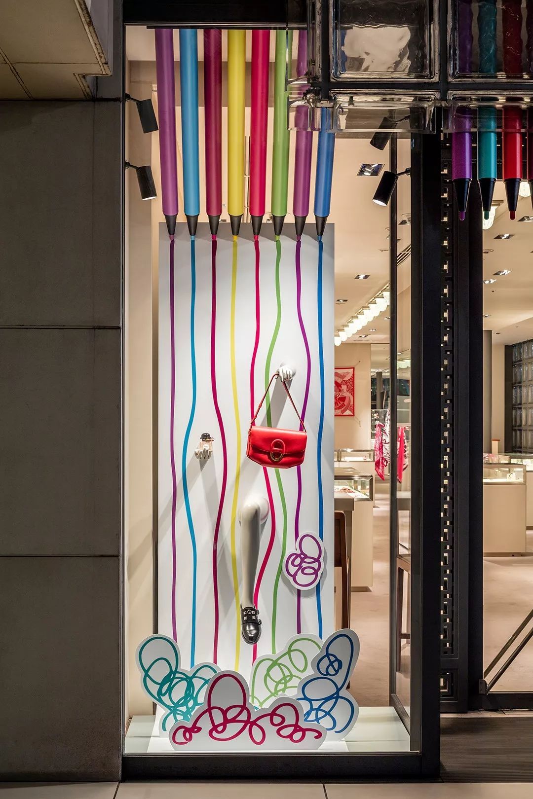 爱马仕橱窗里的梦幻色彩-7