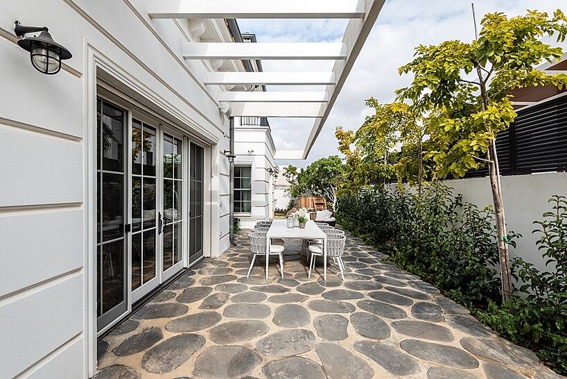 A Taste of Europe Nestled in the Med: An Israeli Home with a European Touch-11