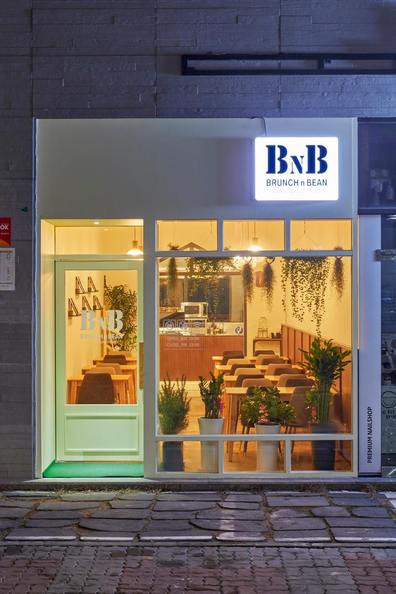 27 坪温馨白色&木质调咖啡厅设计，舒适氛围营造-2