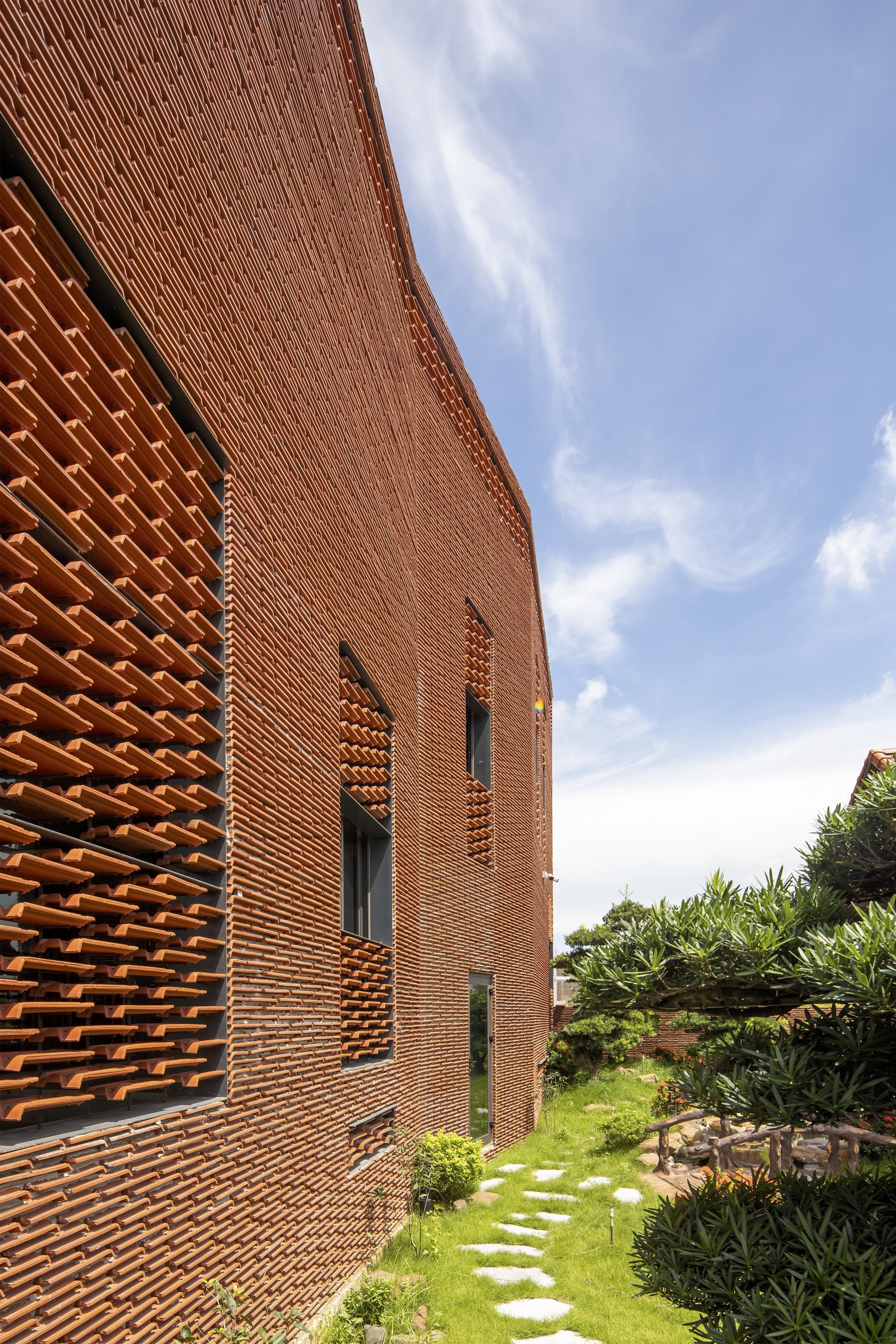 瓦片雀巢屋丨越南丨H&P Architects-34