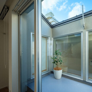 新宿の家 隙間の光明丨日本京都丨キトキノアーキテクチャ（小林玲子）-20