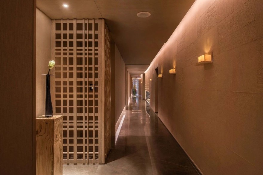 闹市中的木系SPA-10