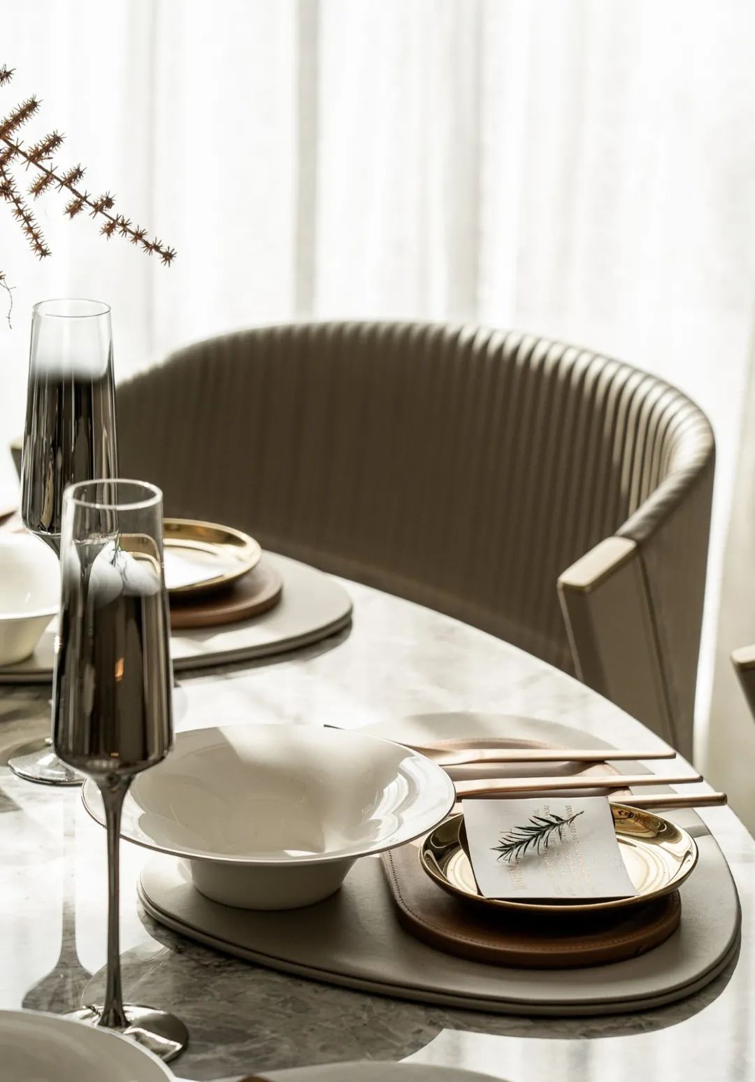 全球视野下的轻奢公寓设计丨中国上海丨HWCD 设计工作室-30