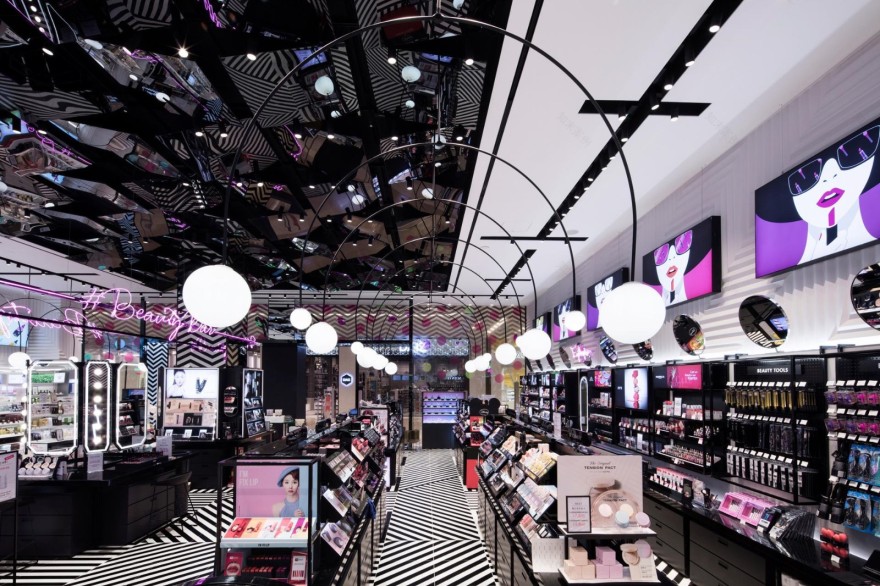 韩国:Betwin是一家拥有几何糖果条纹的美容店-2