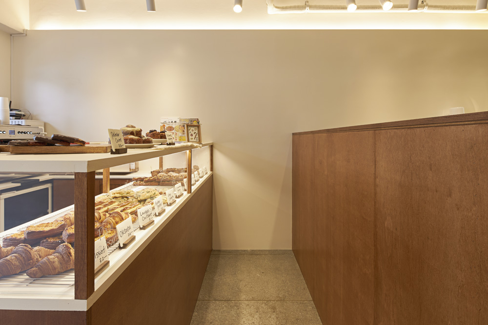 白色木纹打造极简小餐馆设计-5