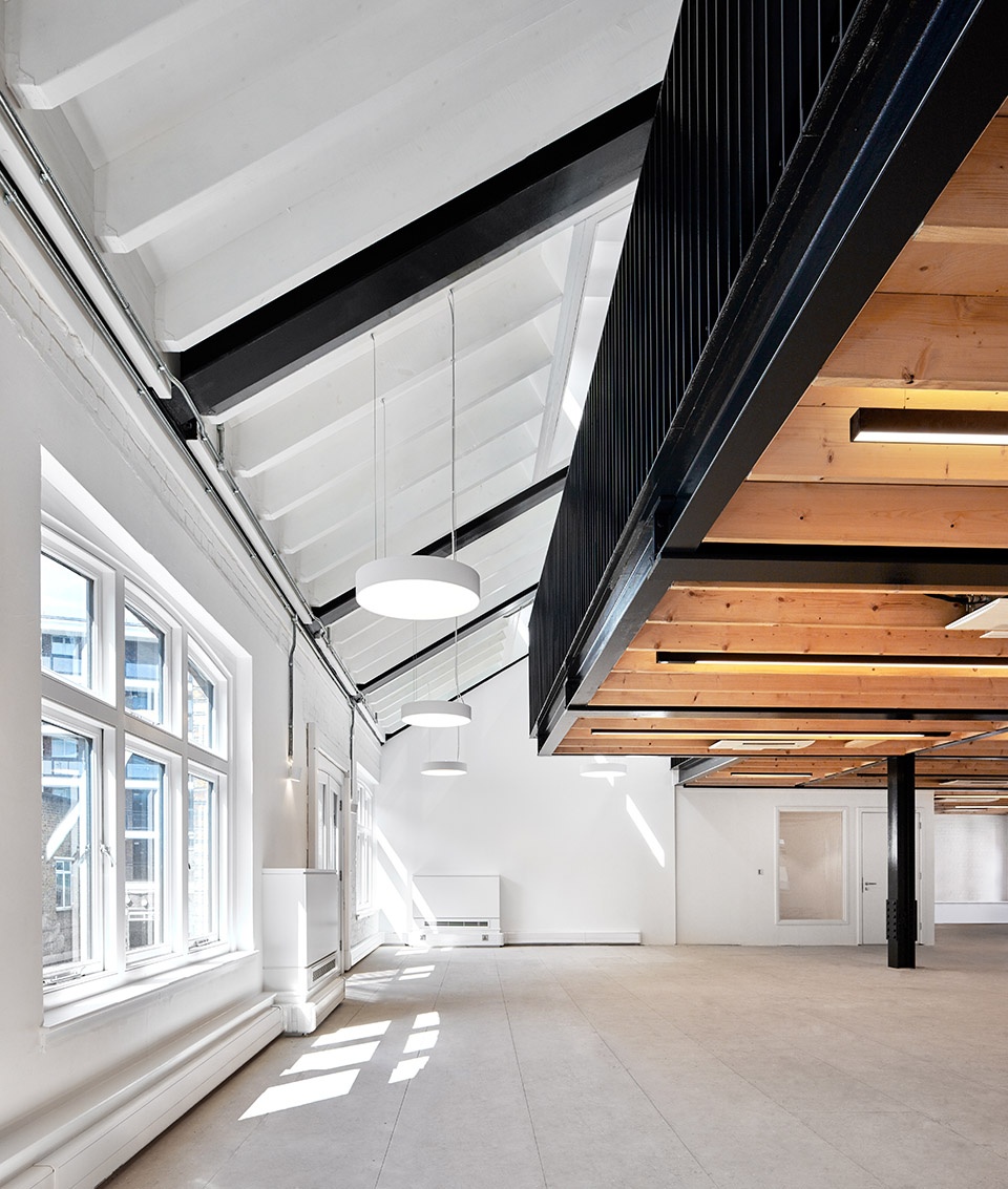 伦敦工业风办公楼，开放式空间展现原始魅力-18