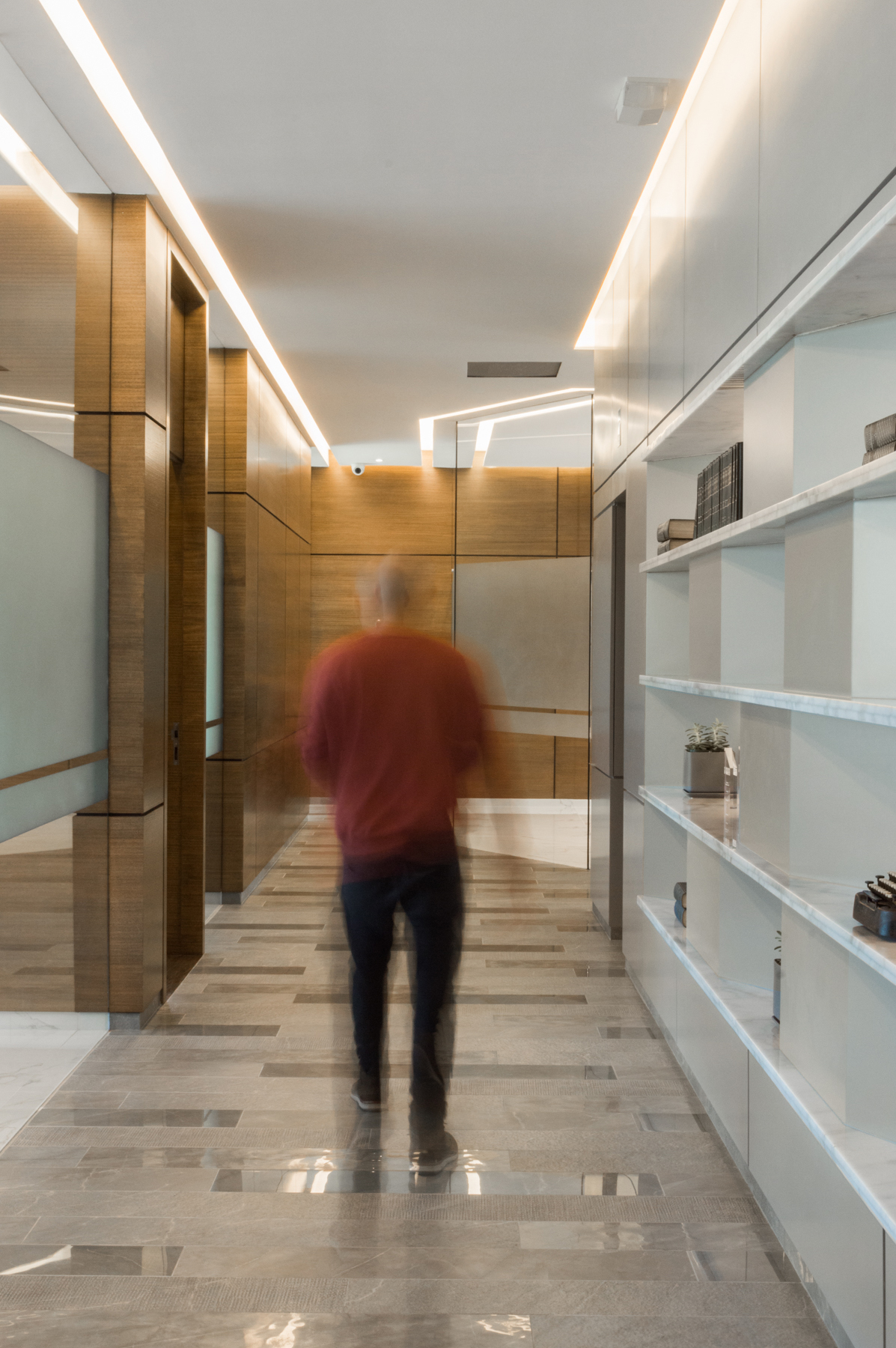 自然与建筑共融的 ARIAS LAW 办公室设计-13